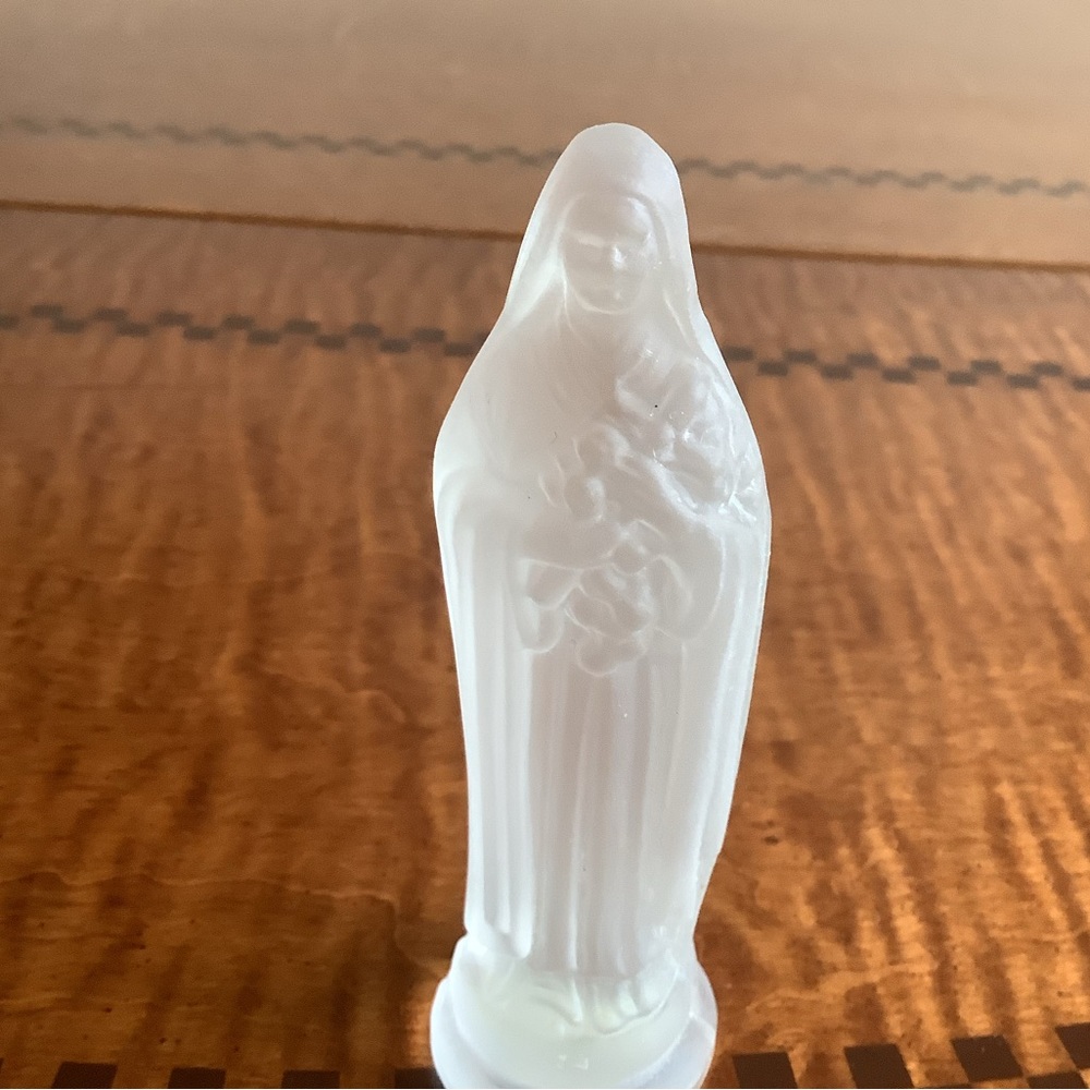 Vintage Bohemia Crystal Czechoslovakia Frosted Glass Blessed Mother Sculpture